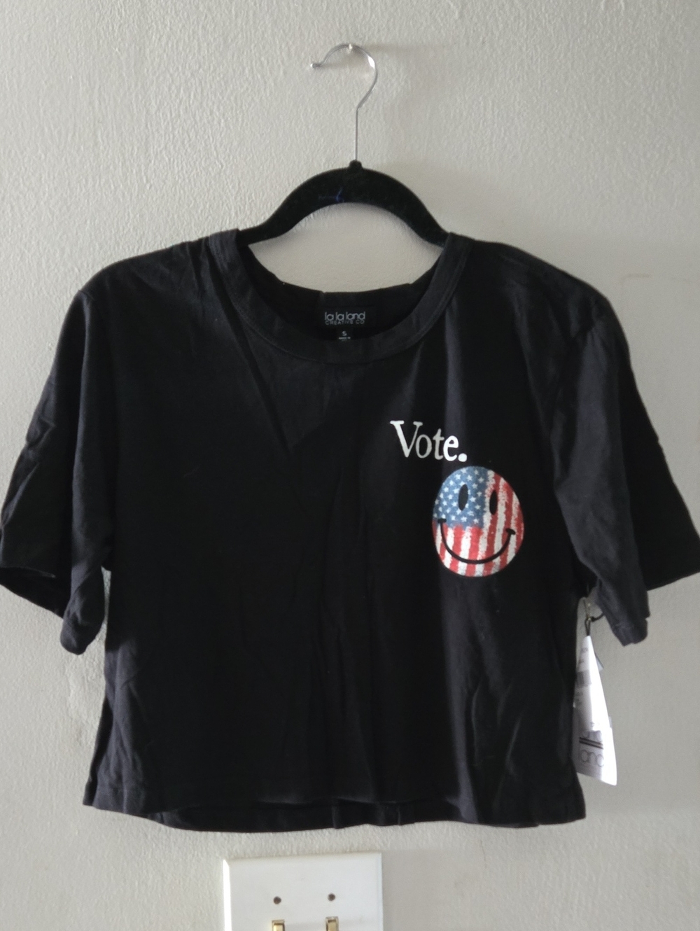 LaLaLand Creative NWT Medium Vote Smiley Face Flag Crop Top Black Shirt Women